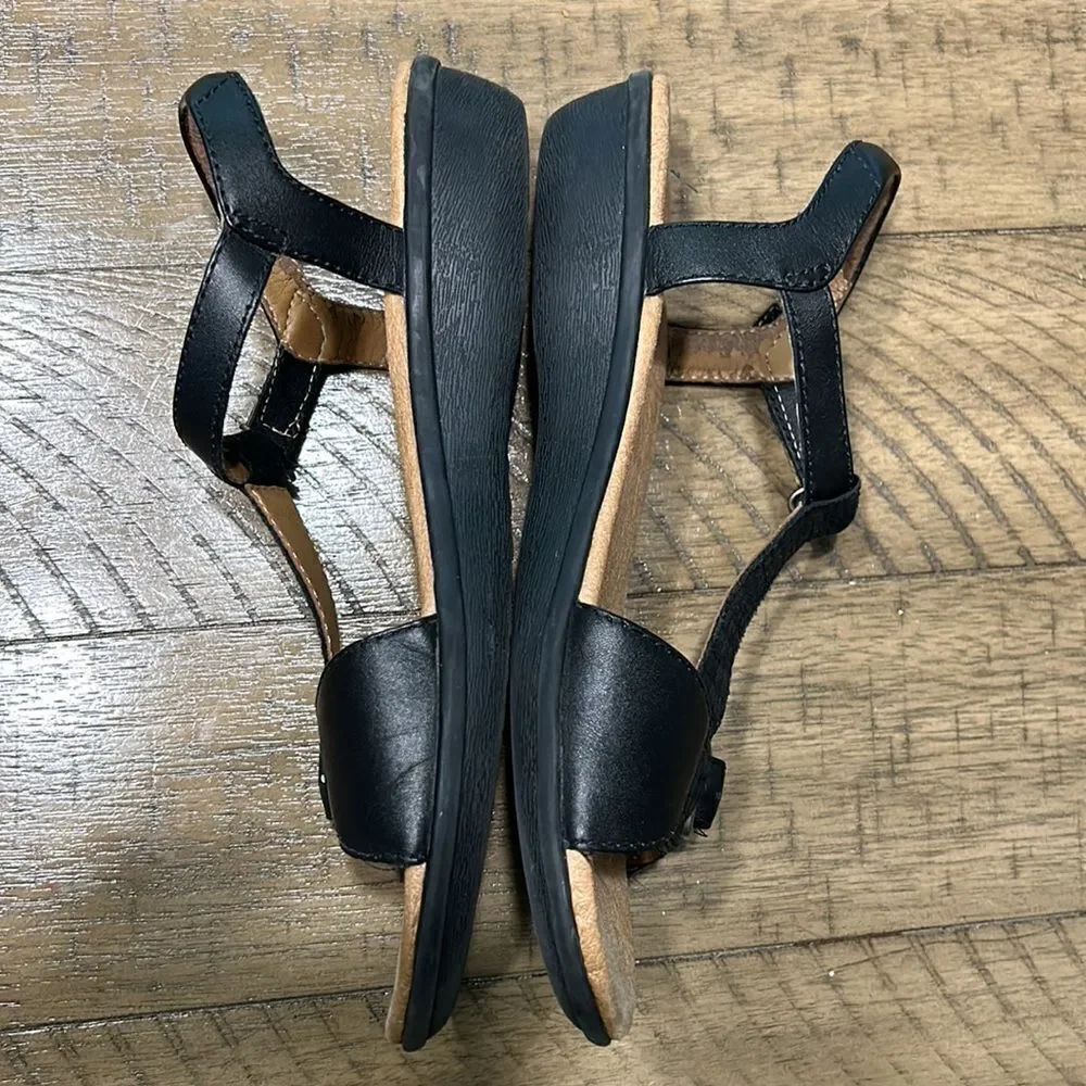 Clarks Black and Tan Sandals - Picture 10 of 12